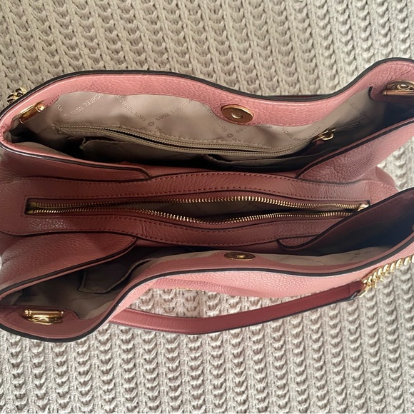 Michael Kors Pink Shoulder Bag - Picture 3 of 9